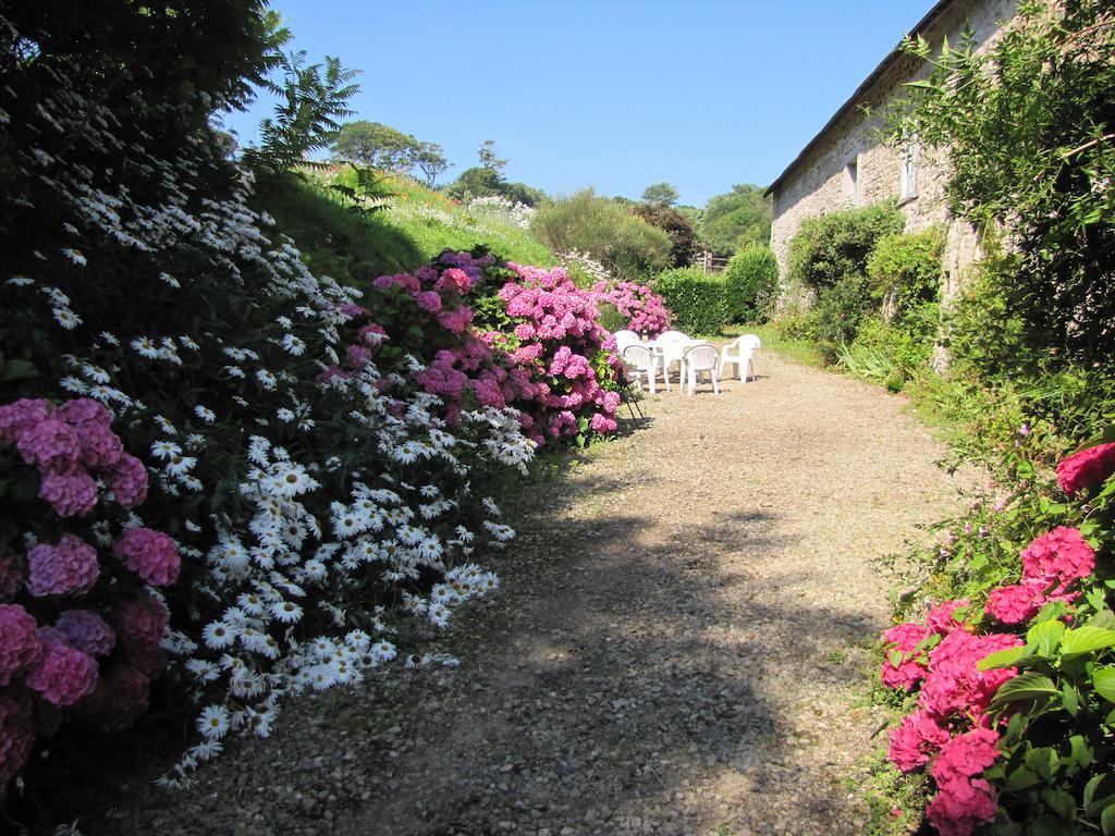 Gite De La Ferme De La Cour Crasville  Екстериор снимка